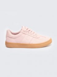 Sneakersy damskie ze skóry naturalnej różowe RR274807 601. Czerwone obuwie sportowe damskie Big Star, ze skóry, bez zapięcia. W wyprzedaży za 119.99 zł.