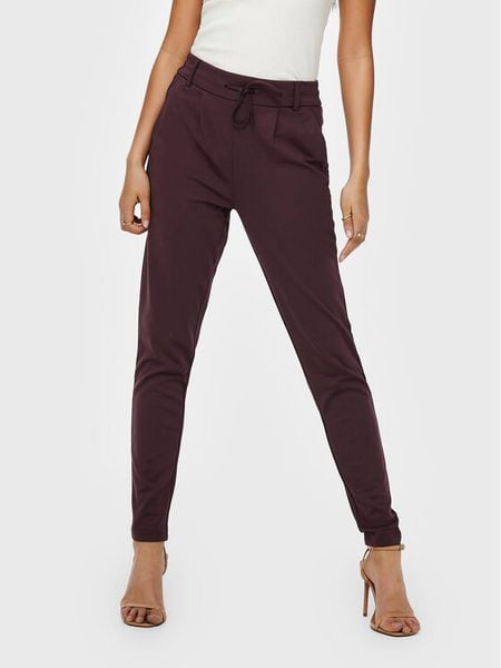 ONLY Spodnie materiałowe Poptrash 15115847 Bordowy Regular Fit. Czerwone spodnie materiałowe damskie Only, bez wzorów, z materiału. Za 99.99 zł.