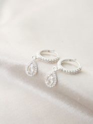 Lodie Silver Srebrne kolczyki-kreole z cyrkoniami rozmiar: onesize. Szare kolczyki damskie Lodie Silver, z cyrkonią, srebrne. Za 83.45 zł.