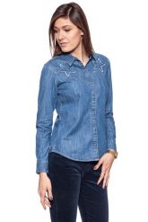 KOSZULA JEANSOWA DAMSKA WRANGLER STAR SHIRT MID INDIGO W5231O68E 112129333. Niebieskie koszule damskie Wrangler, xs, bez wzorów, z jeansu, retro, bez kołnierzyka, bez ramiączek. W wyprzedaży za 69.99 zł.