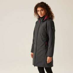 Kurtka turystyczna damska Yewbank IV wodoodporna ocieplana. Szare kurtki damskie Regatta, na zimę, bez wzorów, bez kaptura. W wyprzedaży za 514.55 zł.