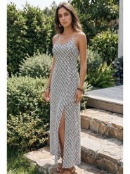 SOULSHAE Sukienka w kolorze białym rozmiar: XXL/3XL. Białe sukienki damskie SOULSHAE, bez wzorów, bez ramiączek. Za 149.95 zł.