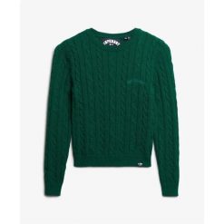 Sweter z cienkimi warkoczami, klasyczny, okrągły dekolt, damski Superdry. Zielone swetry klasyczne damskie Superdry, na zimę, ze splotem, bez kołnierzyka. Za 277.50 zł.