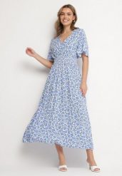 Biała Kopertowa Sukienka w Kwiatowy Wzór o Rozkloszowanym Kroju Valriz. Białe sukienki damskie Born2be, bez wzorów, eleganckie, bez ramiączek. Za 89.99 zł.