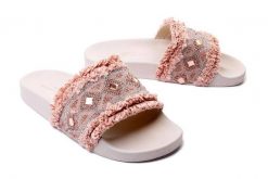 BRENDA ZARO MULE4 pink, klapki damskie. Czerwone klapki damskie Brenda Zaro, bez wzorów, bez obcasa, bez zapięcia. Za 116.94 zł.