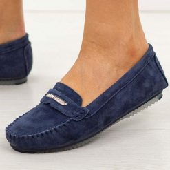 Granatowe skórzane mokasyny damskie S.Barski 7029. Czarne mokasyny damskie S.BARSKI, na jesień, z jeansu, z okrągłym noskiem, bez obcasa. Za 229.00 zł.