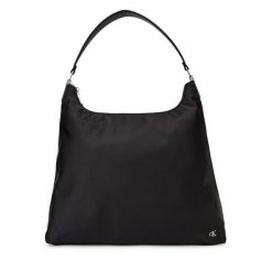 Torebka Calvin Klein. Czarne torebki klasyczne damskie Calvin Klein, bez dodatków. Za 429.99 zł.