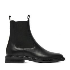 Sztyblety GINO ROSSI. Czarne botki damskie Gino Rossi, bez obcasa, na płaskiej podeszwie, bez zapięcia. Za 299.99 zł.