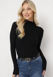 Czarny Prążkowany Sweter z Półgolfem z Ozdobną Przypinką Povorna. Czarne swetry klasyczne damskie Born2be, prążkowane, bez kołnierzyka. Za 44.99 zł.