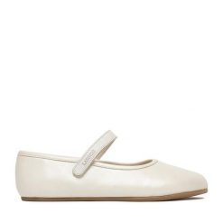 Baleriny Lasocki Young. Baleriny dziewczęce Lasocki Young, bez wzorów, bez obcasa, bez zapięcia. Za 129.99 zł.