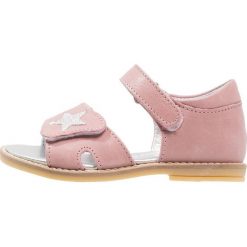 Pinocchio Sandały pink. Czerwone sandały dziewczęce Pinocchio, z materiału. Za 249.00 zł.