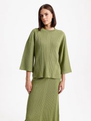 BGN Sweter w kolorze zielonym rozmiar: 34. Zielone swetry klasyczne damskie BGN, z wełny, bez kołnierzyka. Za 74.45 zł.