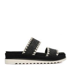 Klapki Remonte. Czarne klapki damskie Remonte, bez wzorów, bez obcasa, bez zapięcia. Za 349.99 zł.