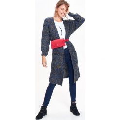 LUŹNY KARDIGAN DAMSKI DŁUGI RĘKAW. Kardigany damskie TOP SECRET. W wyprzedaży za 119.99 zł.