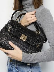 Christian Laurier Skórzana torebka "Swan Croco" w kolorze czarnym - 28 x 20 x 11 cm rozmiar: onesize. Czarne torebki klasyczne damskie Christian Laurier, z materiału, przez ramię, bez dodatków. Za 304.99 zł.