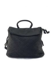 Amara Skórzany plecak "Kei" w kolorze czarnym - 33 x 28 x 13 cm rozmiar: onesize. Czarne plecaki Amara, bez wzorów, z materiału. Za 456.87 zł.