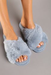 Szare Kapcie Vices z Szerokimi Paskami Ozdobione Futerkiem Selenor. Szare kapcie damskie Born2be, z jeansu. Za 29.99 zł.