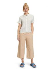 CARTOON Bluzka w kolorze białym rozmiar: 40. Białe bluzki damskie Cartoon, bez wzorów, bez kołnierzyka, bez ramiączek. Za 113.99 zł.