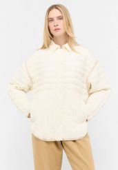 MUSTANG SAGE DAMSKA KURTKA PRZEJŚCIOWA WIATRÓWKA NA ZAMEK WHISPER WHITE 1015434 2013. Białe kurtki damskie Mustang, na zimę, m, bez wzorów, bez kaptura. Za 399.99 zł.