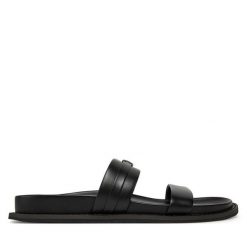 Klapki MICHAEL Michael Kors. Czarne klapki damskie MICHAEL Michael Kors, bez wzorów, bez obcasa, bez zapięcia. Za 399.99 zł.