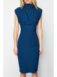Trendyol Sukienka w kolorze niebieskim rozmiar: 34. Niebieskie sukienki damskie Trendyol, bez wzorów, bez ramiączek. Za 73.99 zł.