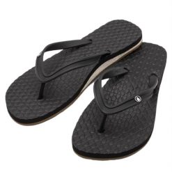 Japonki plażowe dla dorosłych Volcom Eco Concourse. Czarne klapki damskie Volcom, bez wzorów, bez obcasa, bez zapięcia. Za 83.00 zł.