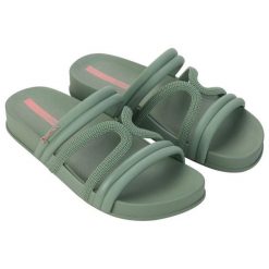 Klapki Ipanema Walk Slide W 27262BG089 zielone. Zielone klapki damskie bez wzorów, z materiału, bez obcasa, bez zapięcia. Za 236.98 zł.