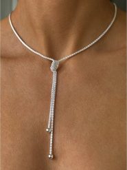 Les Favorites Srebrny naszyjnik z elementem ozdobnym - dł. 40 cm rozmiar: onesize. Szare naszyjniki damskie Les Favorites, srebrne. Za 236.61 zł.