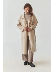 TATUUM Wełniany płaszcz w kolorze beżowym rozmiar: XL. Brązowe płaszcze damskie TATUUM, xl, bez wzorów, z tkaniny, bez kaptura. Za 480.90 zł.