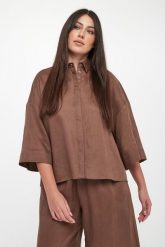 Koszula damska lniana Rito MM. Koszule damskie MM, bez wzorów, bez kołnierzyka, bez ramiączek. Za 969.00 zł.