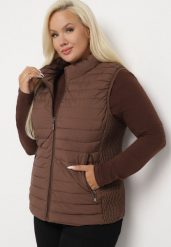 Brązowa Pikowana Kamizelka o Klasycznym Kroju ze Stójką i Zasuwanymi Kieszeniami Celoriah. Brązowe kamizelki damskie Born2be, plus size, bez wzorów, z jeansu, bez kaptura. Za 84.99 zł.