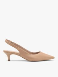 Beżowe czółenka slingback na obcasie typu kaczuszka. Brązowe czółenka damskie Ryłko, bez wzorów, z gumy, bez obcasa, na obcasie. Za 379.99 zł.