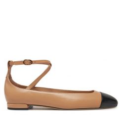 Baleriny Stuart Weitzman. Brązowe balerinki damskie Stuart Weitzman, bez wzorów. Za 1,339.00 zł.