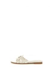 Guess Sandały 181754 Beżowy. Brązowe sandały damskie Guess, z aplikacjami, bez obcasa, na słupku, bez zapięcia. Za 499.99 zł.