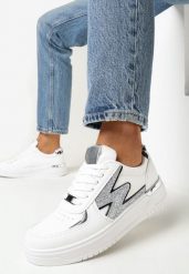 Białe Sznurowane Sneakersy na Płaskiej Podeszwie z Metaliczną i Brokatową Wstawką Mebassa. Białe obuwie sportowe damskie Born2be, przed kostkę, bez zapięcia. Za 89.99 zł.