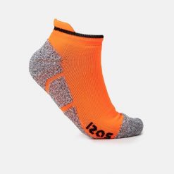 OSEJA Izas skarpetki sportowe unisex do połowy łydki. Czarne skarpetki damskie Izas, bez wzorów. Za 113.00 zł.