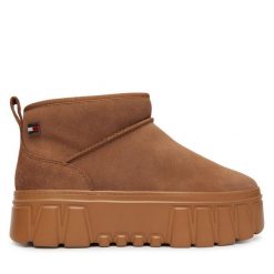 Śniegowce Tommy Jeans. Brązowe śniegowce damskie Tommy Jeans, z jeansu. Za 649.99 zł.