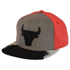 Czapka z daszkiem Mitchell & Ness NBA 5 Snapback Chicago Bulls -CBUYYPPPGYRD. Czerwone czapki z daszkiem damskie Mitchell & Ness, bez wzorów. Za 89.00 zł.