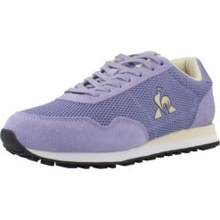 Buty LE COQ SPORTIF ASTRA_2 Fioletowy. Fioletowe obuwie trekkingowe damskie le coq sportif, ze skóry, bez zapięcia. Za 297.99 zł.