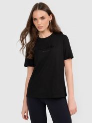 4F T-shirt loose z nadrukiem damski - czarny M. Czarne t-shirty damskie 4F, m, bez wzorów, z bawełny, bez kołnierzyka. Za 79.99 zł.