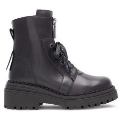 Trzewiki Badura. Czarne botki damskie Badura, bez obcasa, na płaskiej podeszwie, bez zapięcia. Za 329.99 zł.