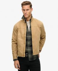 Superdry Klasyczna kurtka Harrington bawełniana - Canyon Beige. Brązowe kurtki damskie Superdry, l, bez wzorów, z bawełny, bez kaptura. Za 559.35 zł.