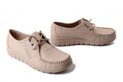 SOLO 068SZ beż, półbuty damskie. Brązowe półbuty damskie Solo, bez wzorów, ze skóry, bez obcasa, bez zapięcia. Za 254.90 zł.