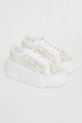 Sneakersy damskie z koronką CASADEI. Obuwie sportowe damskie Casadei, z koronki, bez zapięcia. Za 2,529.00 zł.