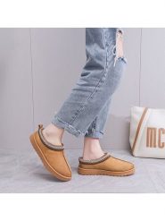 C'M Kapcie w kolorze jasnobrązowym rozmiar: 40. Brązowe kapcie damskie C'M. Za 108.99 zł.