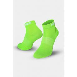 Bezszwowe skarpety oddychające Nessi Sportswear. Zielone skarpetki damskie NESSI SPORTSWEAR, bez wzorów. Za 55.90 zł.
