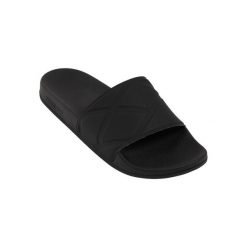 Klapki basenowe klasyczne unisex Arena Classic. Czarne klapki damskie Arena, bez wzorów, bez obcasa, bez zapięcia. Za 119.99 zł.