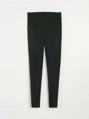 Legginsy sportowe z wysokim stanem i ukrytymi kieszeniami Everyday Active - czarny. Czarne legginsy sportowe damskie Sinsay, l, bez wzorów, z podwyższonym stanem, na fitness i siłownię. Za 49.99 zł.