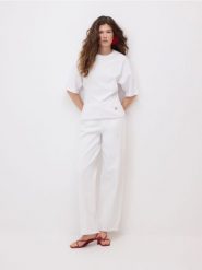 Jeansy barrel leg - złamana biel. Jeansy damskie Reserved. Za 199.99 zł.