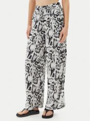 Volcom Spodnie materiałowe Alix B1212504 Biały Relaxed Fit. Białe spodnie materiałowe damskie Volcom, bez wzorów, z materiału. Za 179.99 zł.